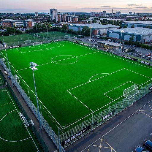 Pemasangan Rumput Sintetis Lapangan Mini Soccer Standar FIFA - Wardana Sport